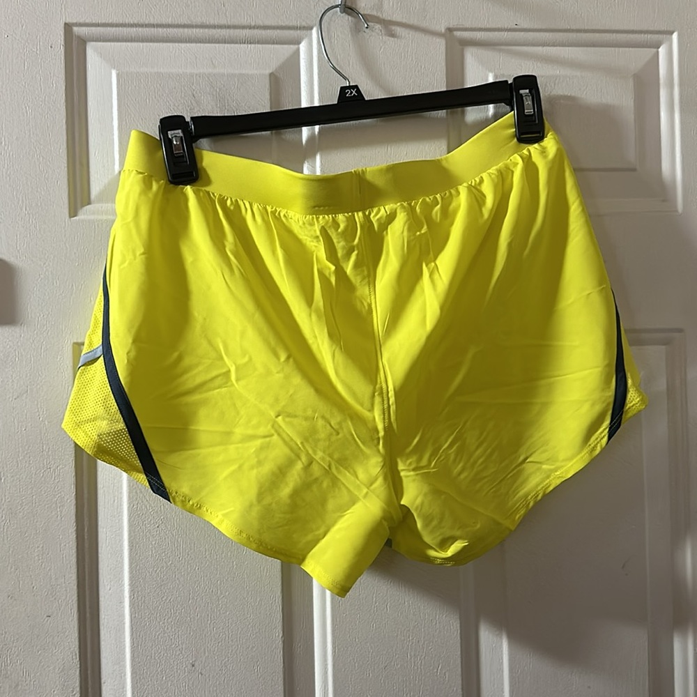 UNDER ARMOUR FLY BY 2.0 RUNNING SHORTS: YELLOW: NEW WITH TAGS: SIZE LARGE - Picture 5 of 5